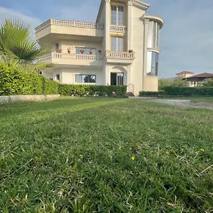 https://vila-briart.albaniahotels.org