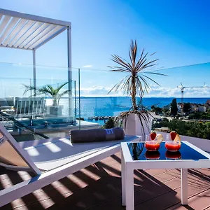 dedaj-resort-villa-delux.hotelinzadar.com/